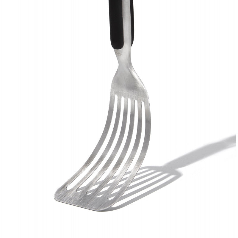 Spatule ajourée flexible pour barbe